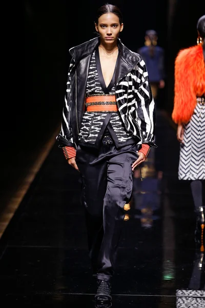 Look 39
